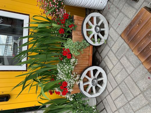 Тачка декоративная бетонная садовая для растений